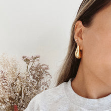 Load image into Gallery viewer, Chunky Drop Earrings
